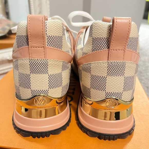 ❌SOLD Louis Vuitton Run Away Sneaker - Picture 4 of 9